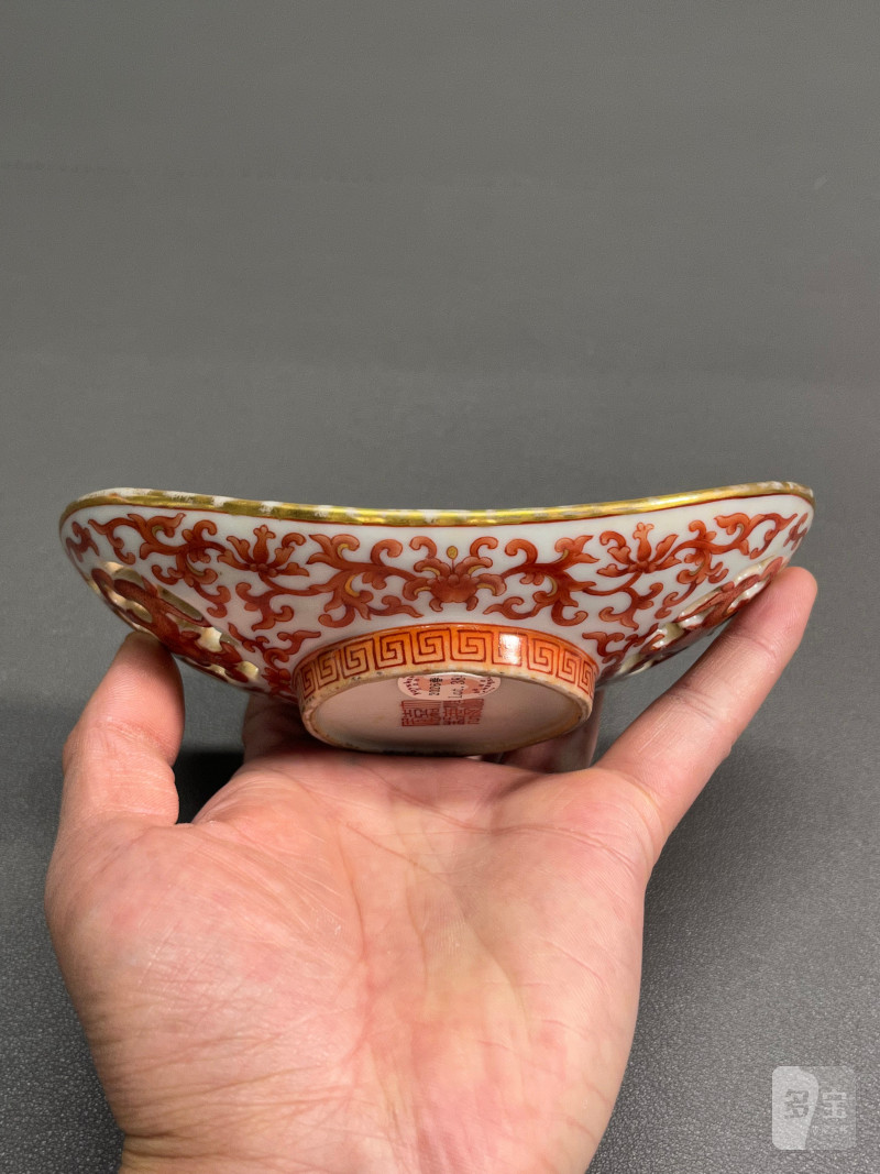 清嘉庆  矾红描金缠枝花卉寿字纹茶船（一对） - 图9